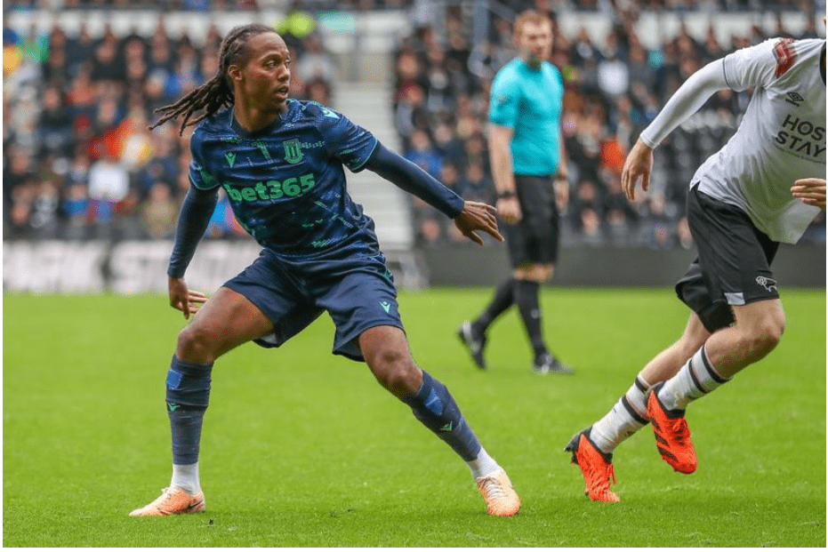 关于斯托克城战平哈德斯菲尔德,难分胜负的信息 关于斯托克城战平哈德斯菲尔德,难分胜负的信息