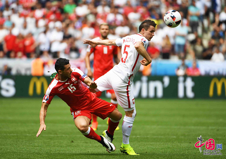 波兰队大胜瑞士队,晋级欧锦赛八强阵容 波兰队大胜瑞士队,晋级欧锦赛八强阵容