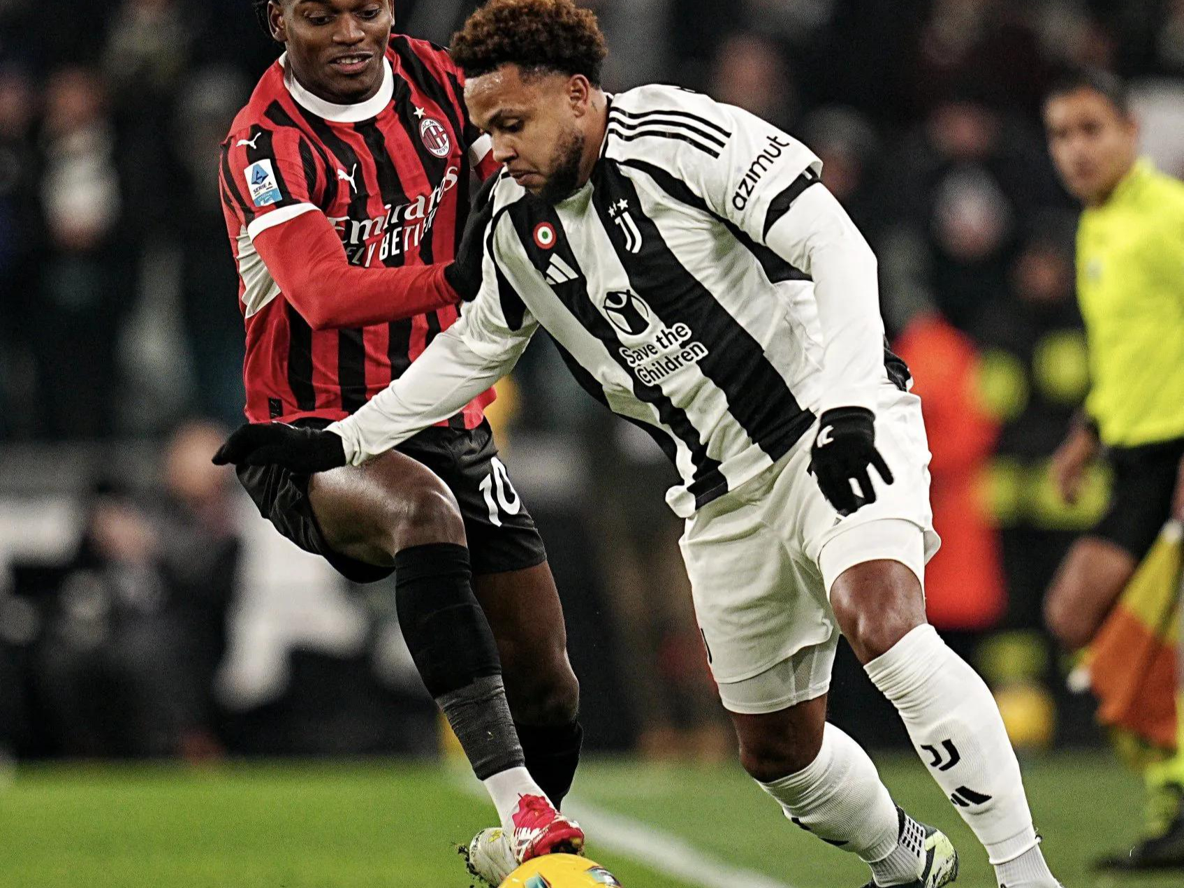 尤文图斯门将扑救神勇,稳固球队胜利 尤文图斯门将扑救神勇,稳固球队胜利