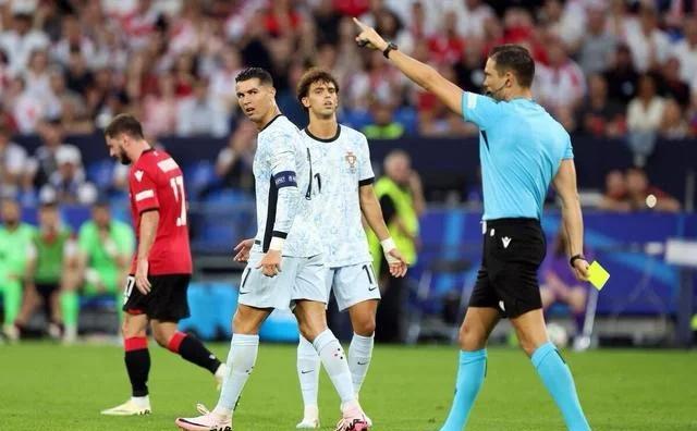 格鲁吉亚队在比赛中力压对手 格鲁吉亚队在比赛中力压对手