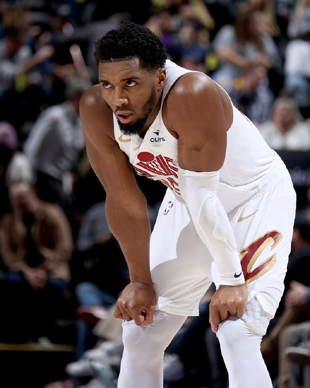 开云体育地址-新秀砍分：爵士主场击败太阳，米切尔砍下30+的简单介绍