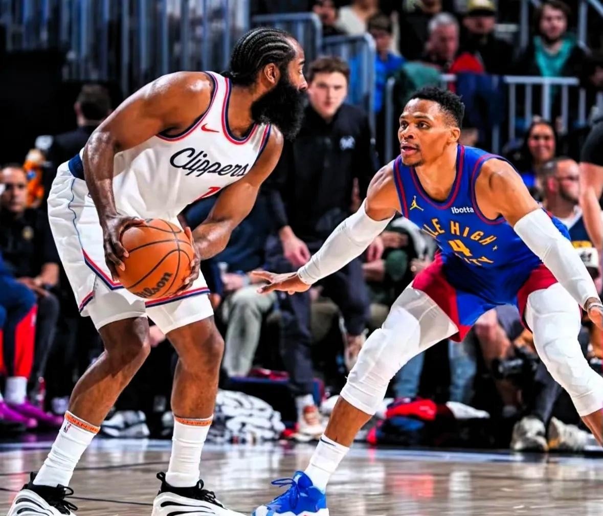 包含篮球赛事热度持续升温,球队实力不容小觑的词条 包含篮球赛事热度持续升温,球队实力不容小觑的词条